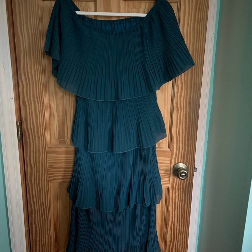 Elegant Teal Off-Shoulder Dress